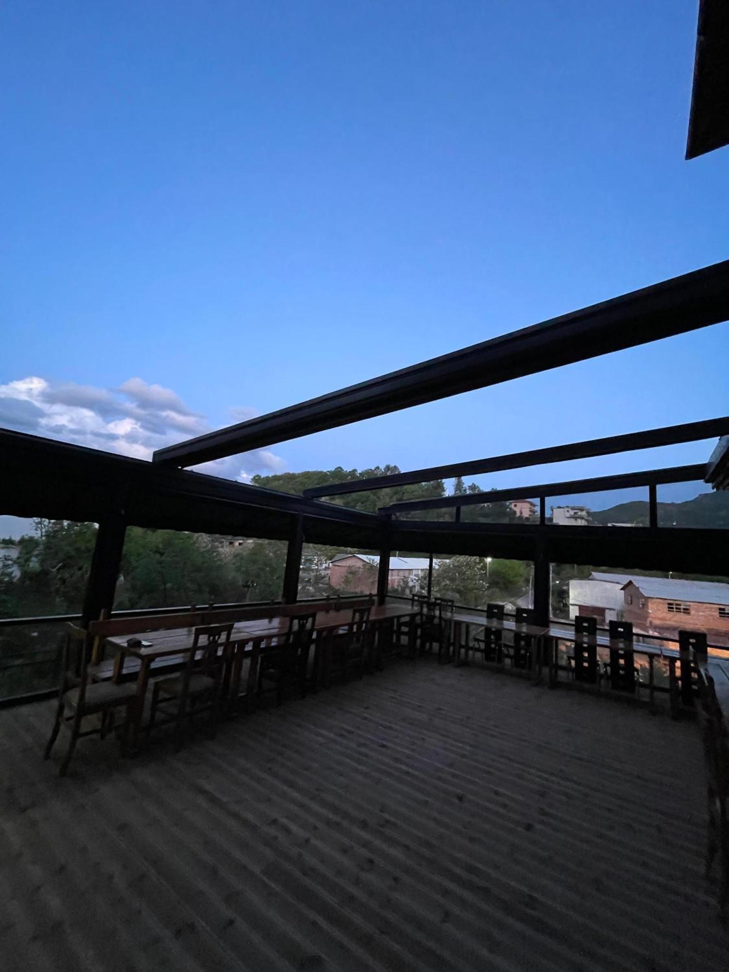 12 Hotel Librazhd