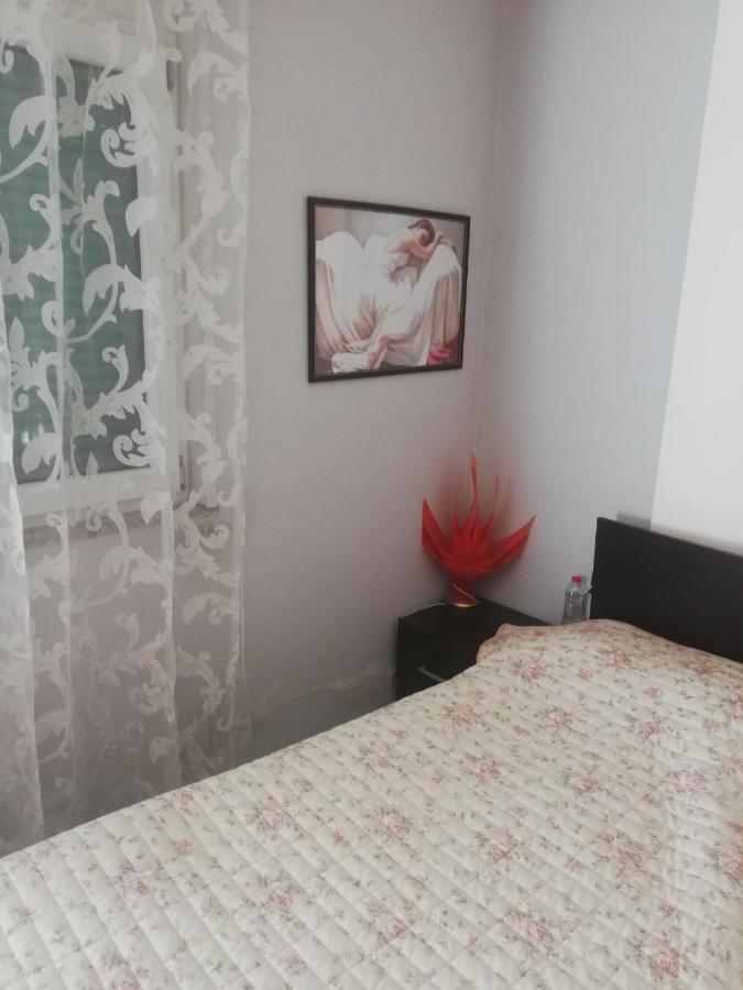 Hotel 12
