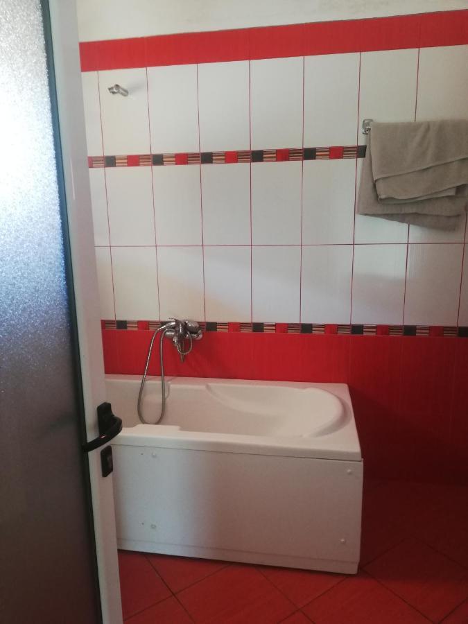 12 Hotel Librazhd